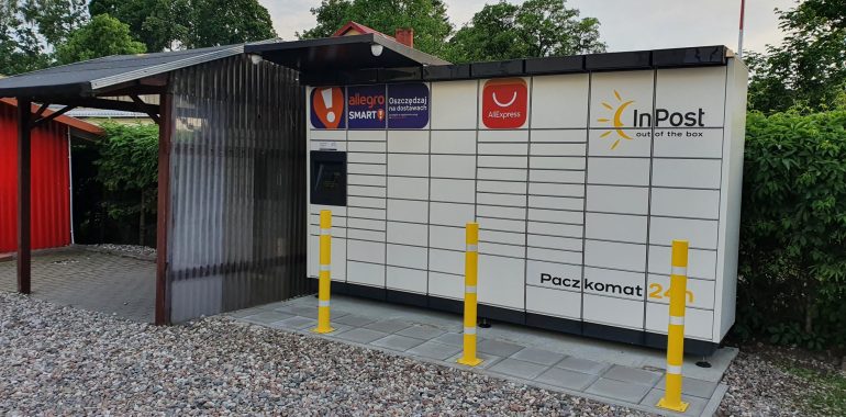 Nikt nie dzwoni, nikt nie puka? Krótko o InPost i nowym paczkomacie w Gołdapi