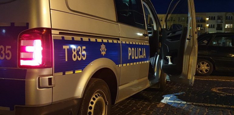 POLICJA NAJLEPIEJ OCENIANĄ INSTYTUCJĄ W POLSCE