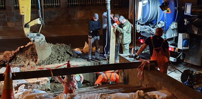Nocne prace konserwacyjne – wymiana zasuw w obrębie ulicy Żeromskiego