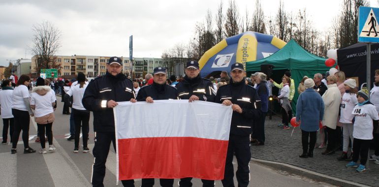 Policjanci pobiegli w sztafecie z okazji obchodów Święta Niepodległości.