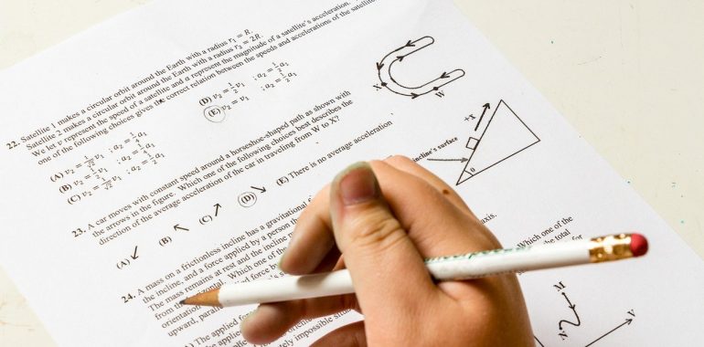 Próbne matury i egzamin ósmoklasisty przez internet