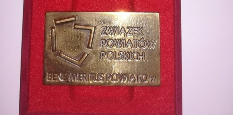Wicestarosta gołdapski otrzymał odznaczenie BENE MERITUS POWIATOM.